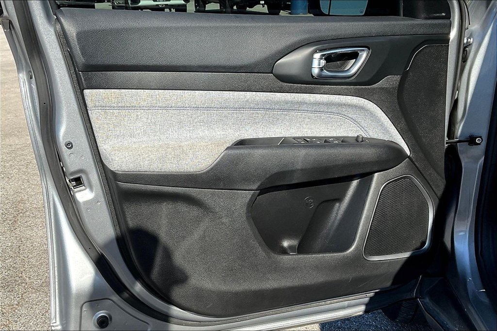 Used 2022 Jeep Compass Latitude FWD image 18