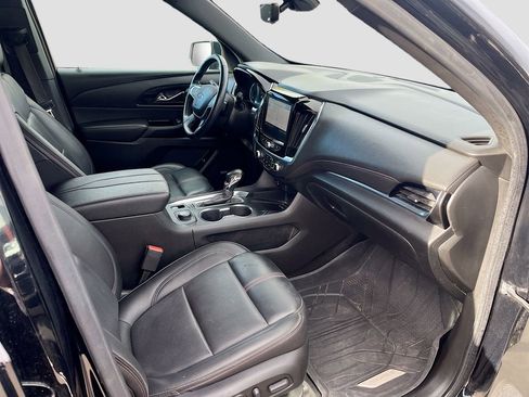 Used 2023 Chevrolet Traverse RS AWD/4WD image 31