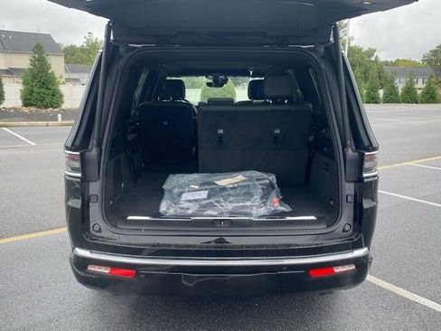 New 2024 Jeep Grand Wagoneer Series I w/ HD Trailer Tow Package AWD/4WD image 7