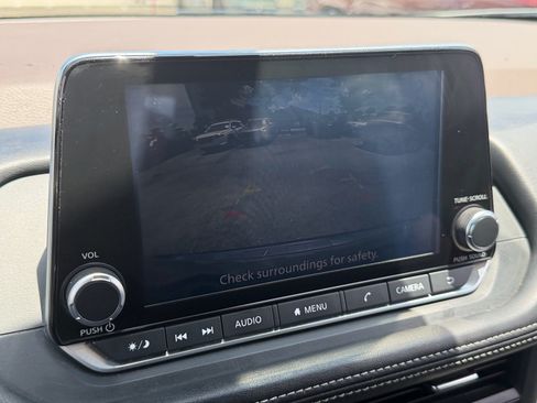 Certified 2023 Nissan Rogue SV FWD image 24