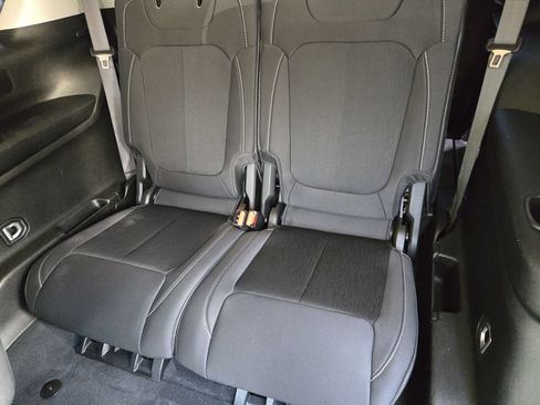 Used 2023 Jeep Grand Cherokee L Laredo RWD image 21