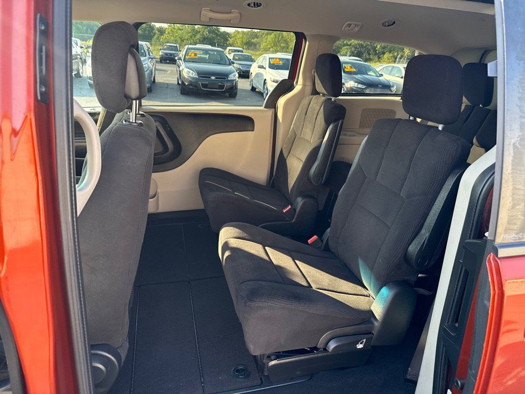 Used 2012 Dodge Grand Caravan SXT FWD image 10