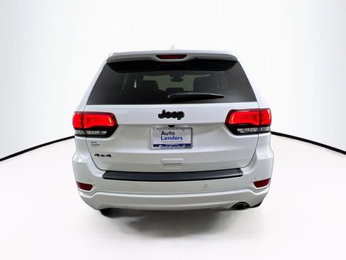 Used 2022 Jeep Grand Cherokee Laredo X image 6