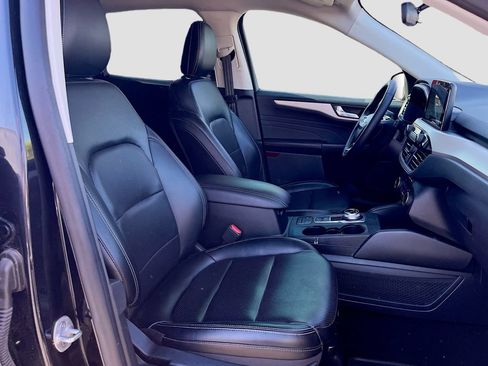 Used 2022 Ford Escape SEL w/ Technology Package FWD image 29