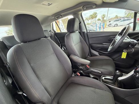 Used 2017 Chevrolet Trax LS FWD image 16