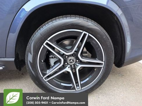 Used 2025 Mercedes-Benz GLS 450 4MATIC image 32