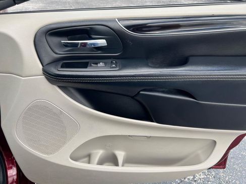 Used 2020 Dodge Grand Caravan SXT FWD image 27