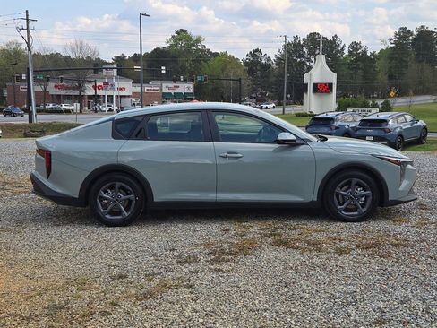 New 2026 Kia K4 LXS image 7