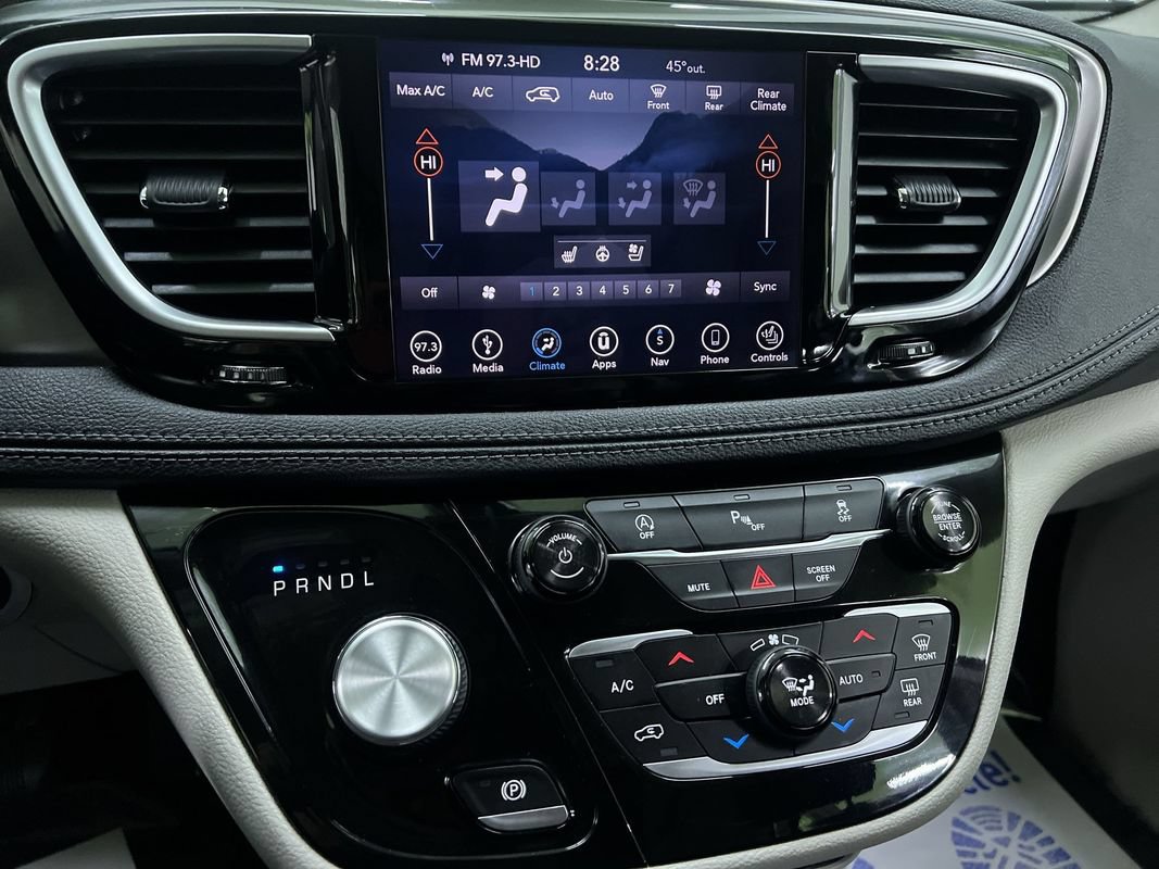 Used 2018 Chrysler Pacifica Limited FWD image 23