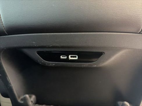 Used 2024 Chrysler Pacifica Touring-L image 13