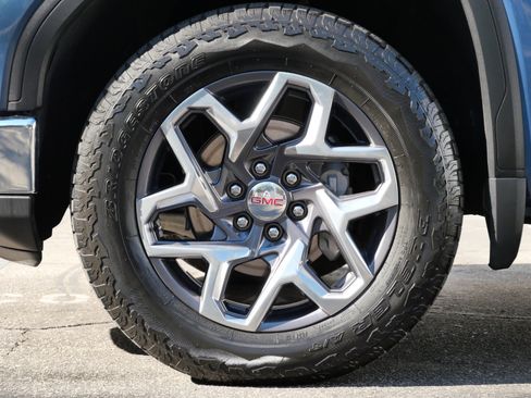 Used 2024 GMC Sierra 1500 SLT w/ SLT Premium Package AWD/4WD image 10