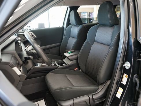 Used 2024 Mitsubishi Outlander ES image 2