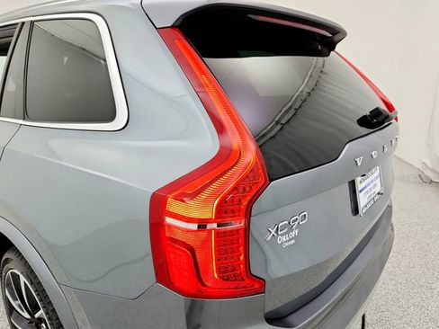 Used 2020 Volvo XC90 T6 Momentum w/ Protection Package image 33
