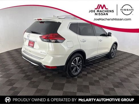 Used 2017 Nissan Rogue SL image 5