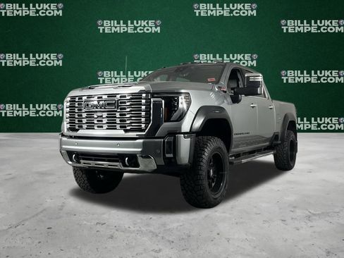 Used 2024 GMC Sierra 3500 Denali w/ Technology Package image 3