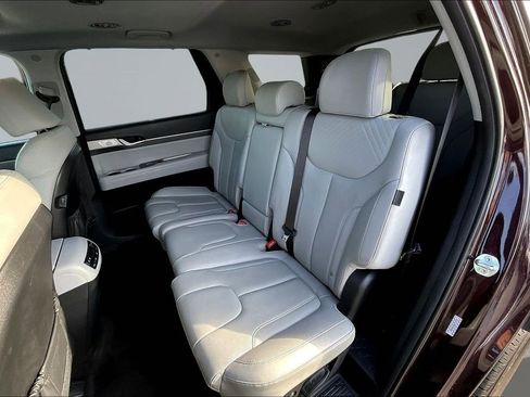 Used 2024 Hyundai Palisade SEL FWD image 23
