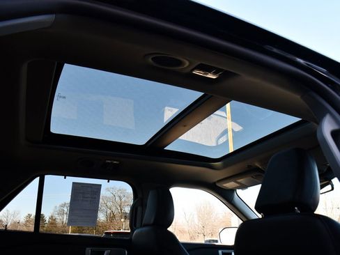 Used 2023 Ford Explorer Limited w/ Equipment Group 301A image 17