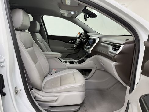 Used 2023 GMC Acadia SLT image 26
