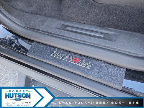Used 2022 Chevrolet Colorado Z71 w/ Safety Package AWD/4WD image 24