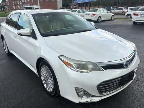 Used 2013 Toyota Avalon Limited FWD image 3