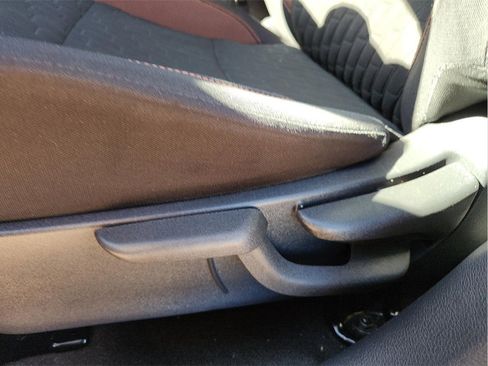 Used 2023 Nissan Kicks SR image 16