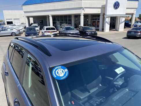 Certified 2023 Volkswagen Atlas SE w/ Panoramic Sunroof Package FWD image 10