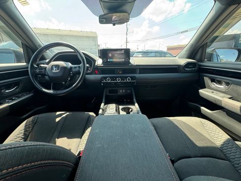 Used 2025 Honda Pilot Sport image 28