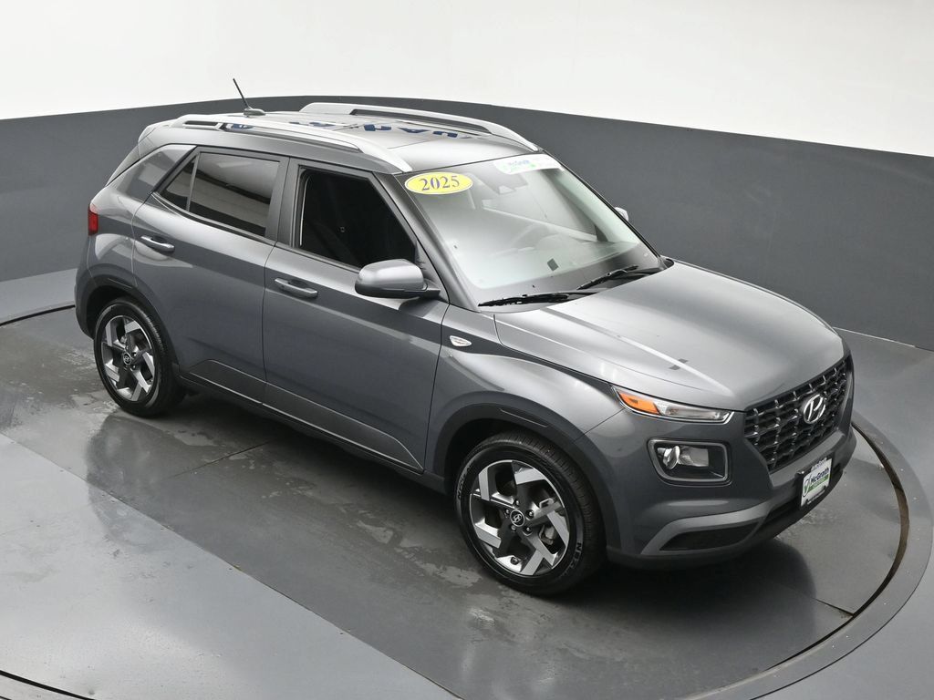 Used 2025 Hyundai Venue SEL FWD image 3