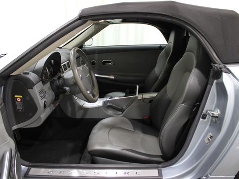 Used 2005 Chrysler Crossfire Limited image 3