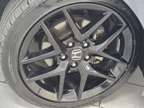 Used 2023 Honda Civic Sport image 8