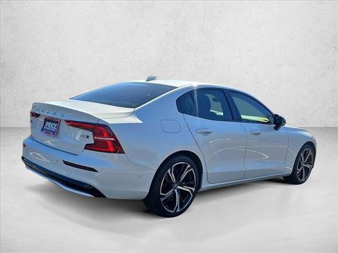 Used 2024 Volvo S60 B5 Plus image 5
