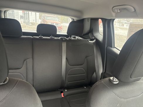 Used 2022 Jeep Renegade Latitude image 6