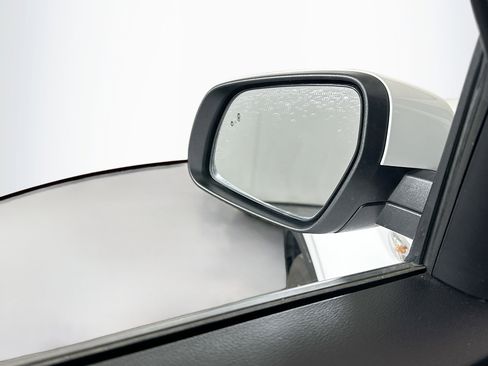 Used 2025 Hyundai Venue SEL image 16