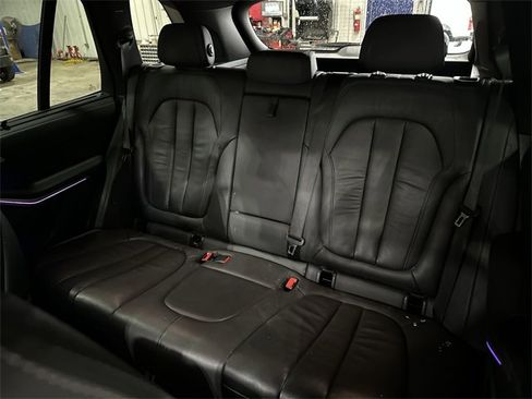 Used 2019 BMW X5 xDrive50i w/ Executive Package image 29