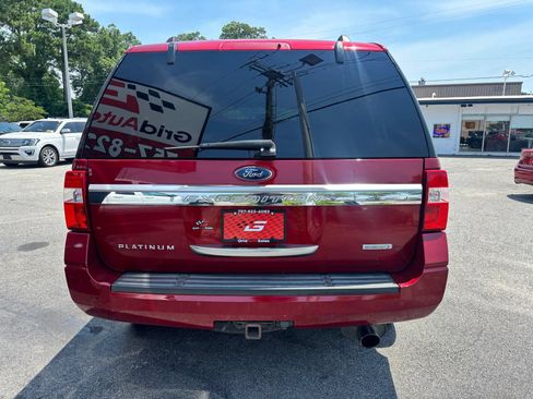 Used 2017 Ford Expedition Platinum RWD image 4