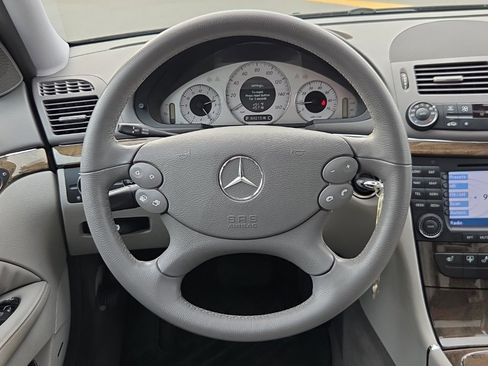 Used 2007 Mercedes-Benz E 350 Sedan image 24