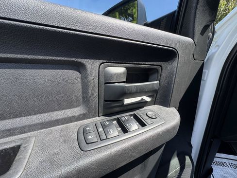 Used 2016 RAM 2500 Tradesman w/ Chrome Appearance Group AWD/4WD image 19