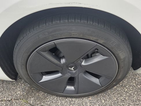 Used 2022 Tesla Model 3 Long Range AWD/4WD image 6