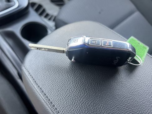 Used 2024 Kia Soul LX w/ Option Group 015 FWD image 27