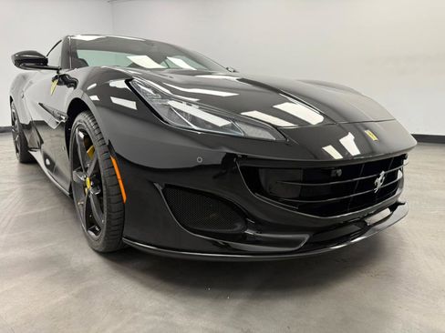 Used 2019 Ferrari Portofino RWD image 21