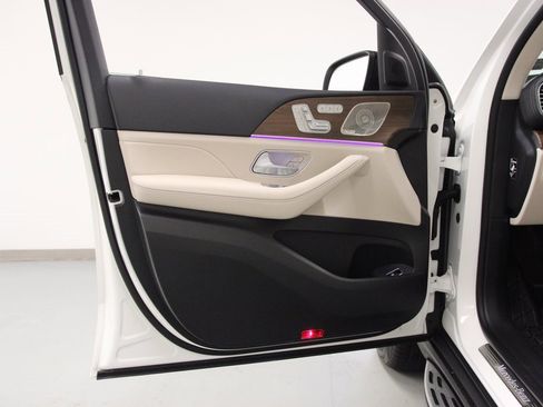 New 2026 Mercedes-Benz GLS 450 4MATIC image 15