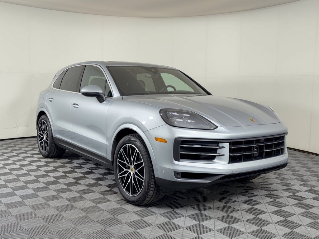 Certified 2024 Porsche Cayenne AWD/4WD image 8