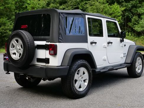 Used 2015 Jeep Wrangler Unlimited Sport image 16