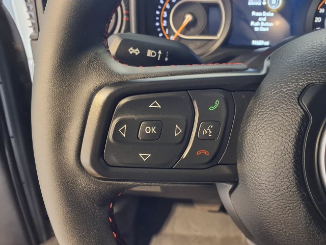 Used 2024 Jeep Wrangler Unlimited Rubicon w/ Convenience Group AWD/4WD image 5