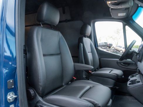 New 2025 Mercedes-Benz Sprinter 2500 image 16