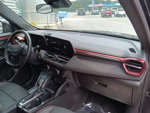 Used 2024 Chevrolet TrailBlazer RS AWD/4WD image 36