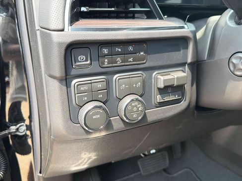 New 2026 Chevrolet Suburban Premier w/ Sun And Tow Package AWD/4WD image 16