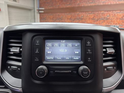 Used 2022 RAM 1500 Big Horn AWD/4WD image 18