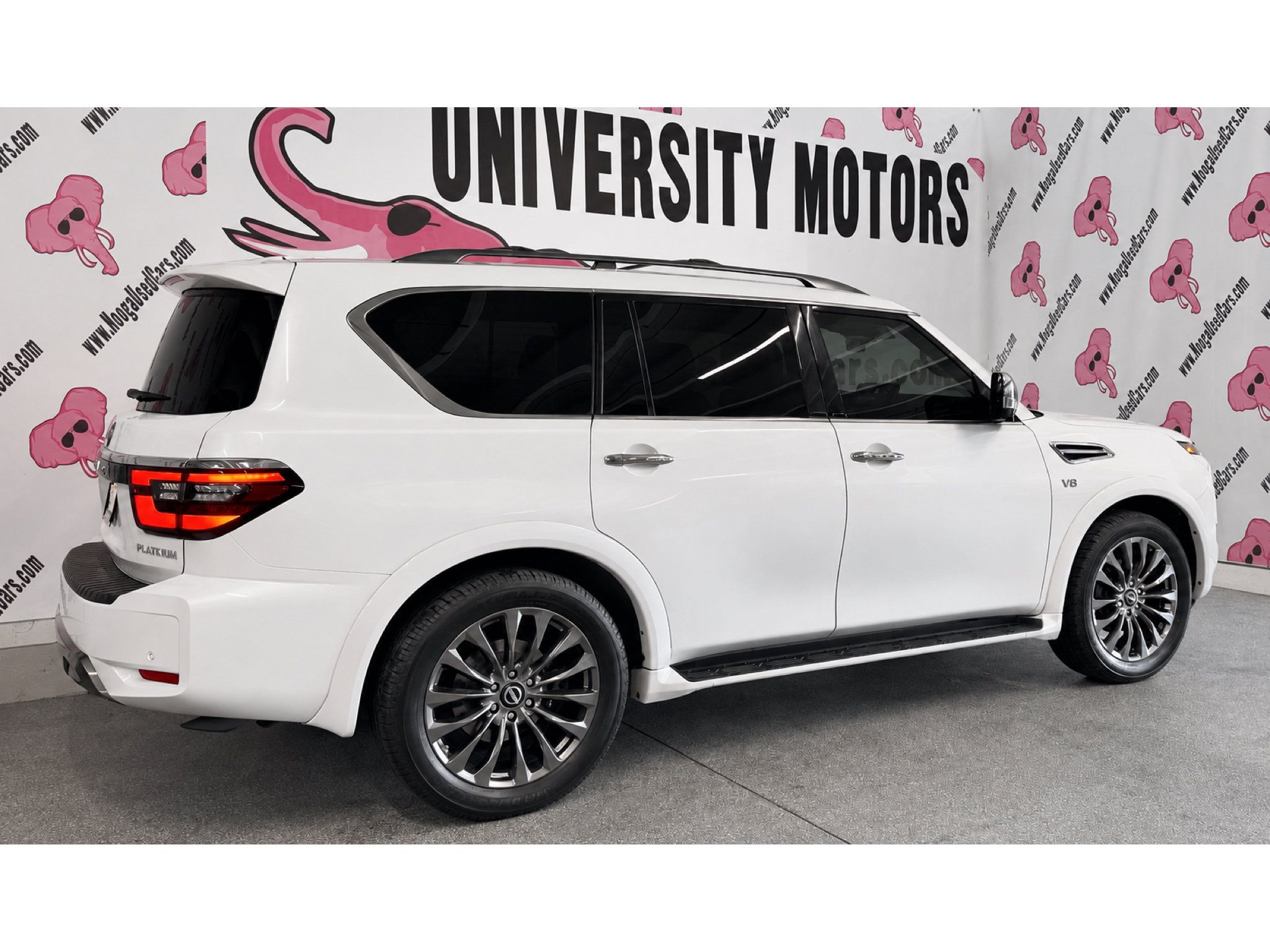 Used 2022 Nissan Armada Platinum w/ Captain's Chairs Package RWD image 9