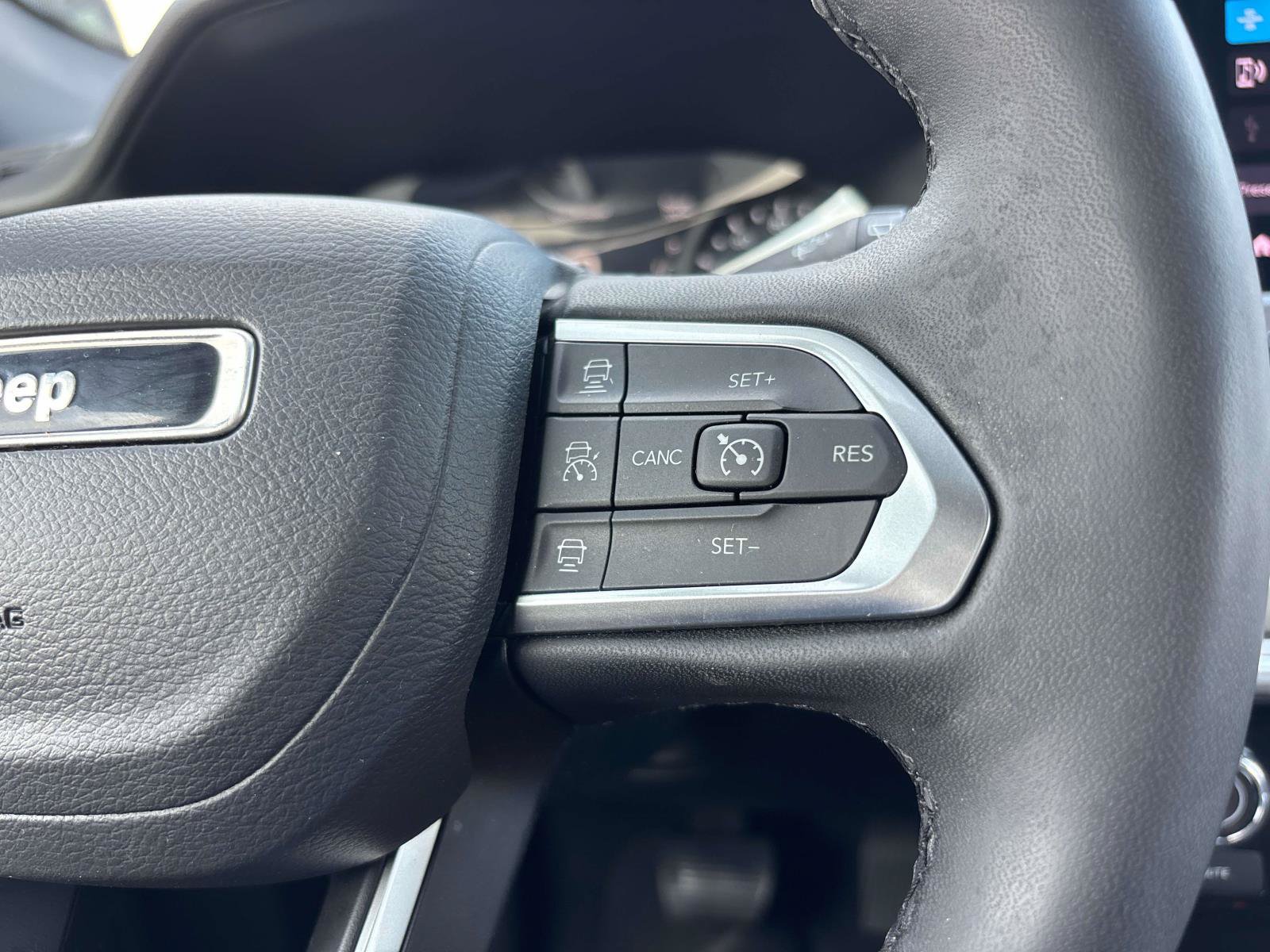 Certified 2025 Jeep Compass Limited AWD/4WD image 20